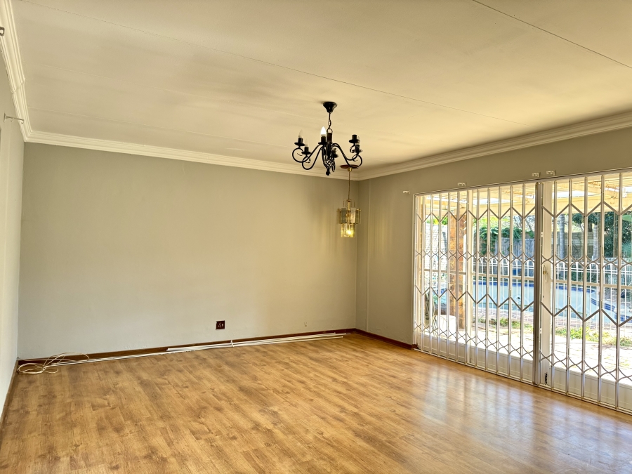 5 Bedroom Property for Sale in Die Wilgers Gauteng