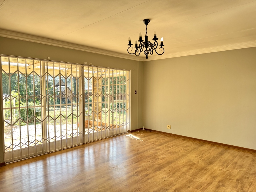 5 Bedroom Property for Sale in Die Wilgers Gauteng