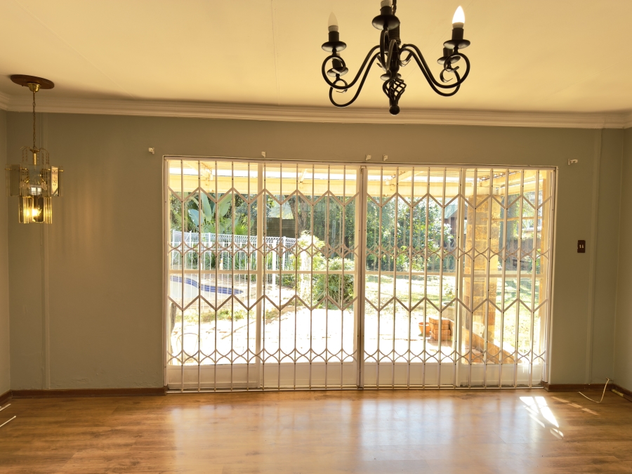 5 Bedroom Property for Sale in Die Wilgers Gauteng