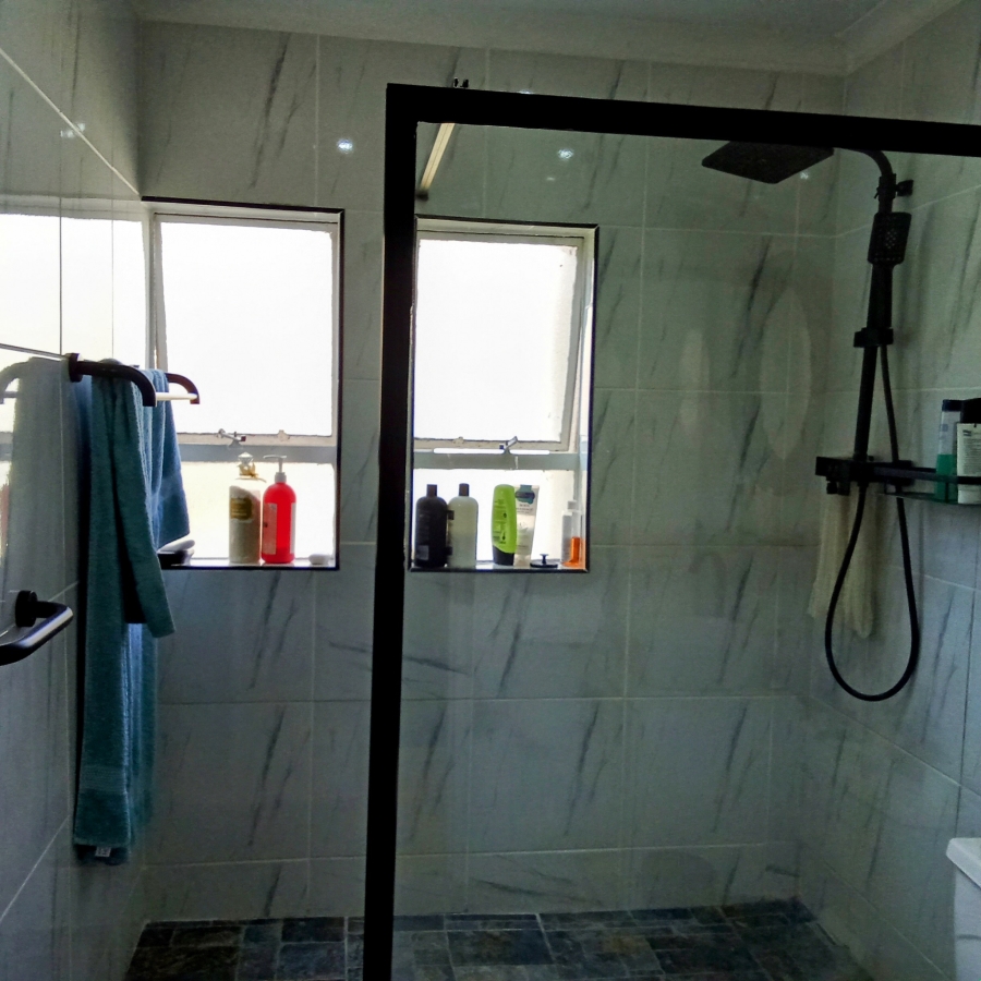 3 Bedroom Property for Sale in Breaunanda Gauteng