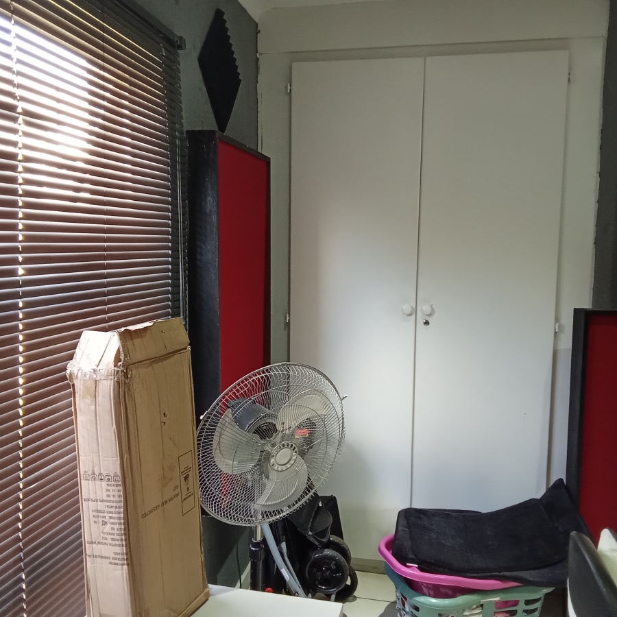 3 Bedroom Property for Sale in Breaunanda Gauteng