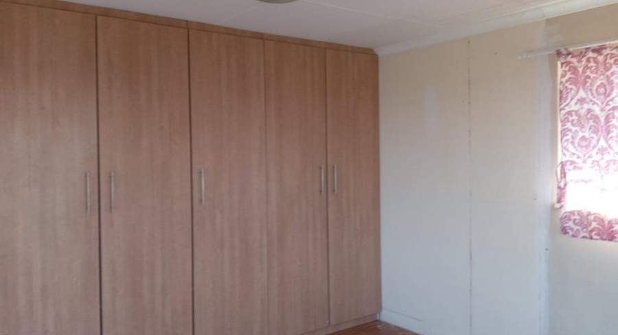 3 Bedroom Property for Sale in Vaaloewer Gauteng