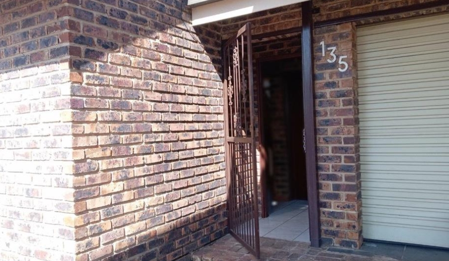 3 Bedroom Property for Sale in Vaaloewer Gauteng