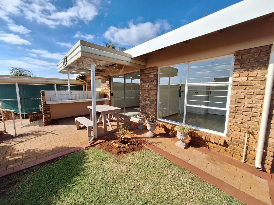 1 Bedroom Property for Sale in Rangeview Gauteng