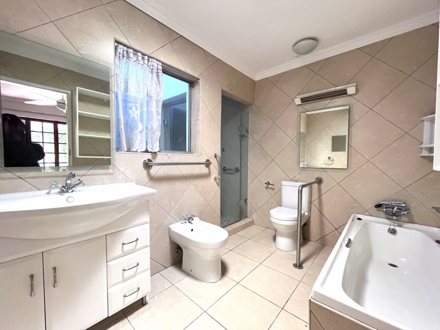 2 Bedroom Property for Sale in Bryanston Gauteng
