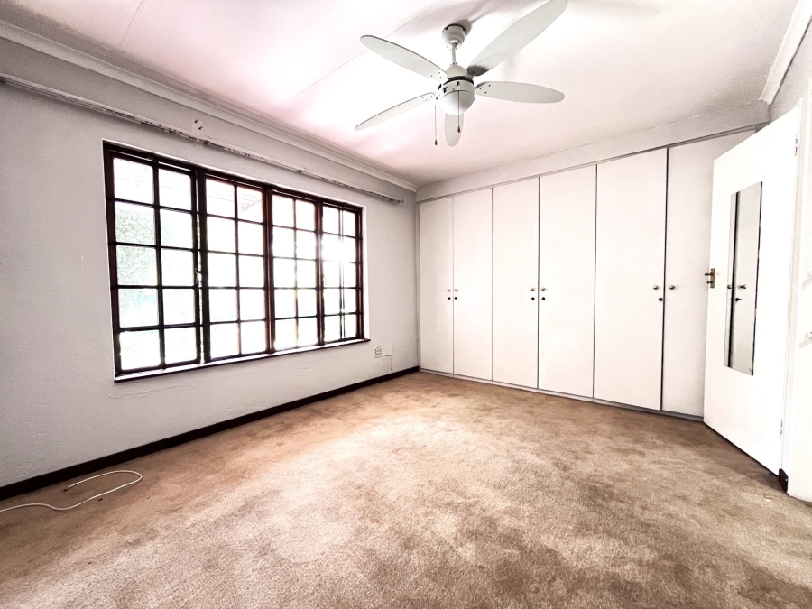 2 Bedroom Property for Sale in Bryanston Gauteng