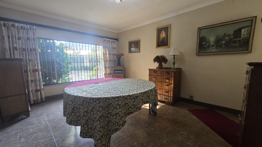 4 Bedroom Property for Sale in Garsfontein Gauteng