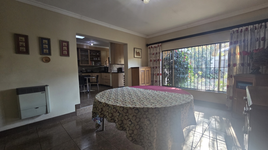 4 Bedroom Property for Sale in Garsfontein Gauteng