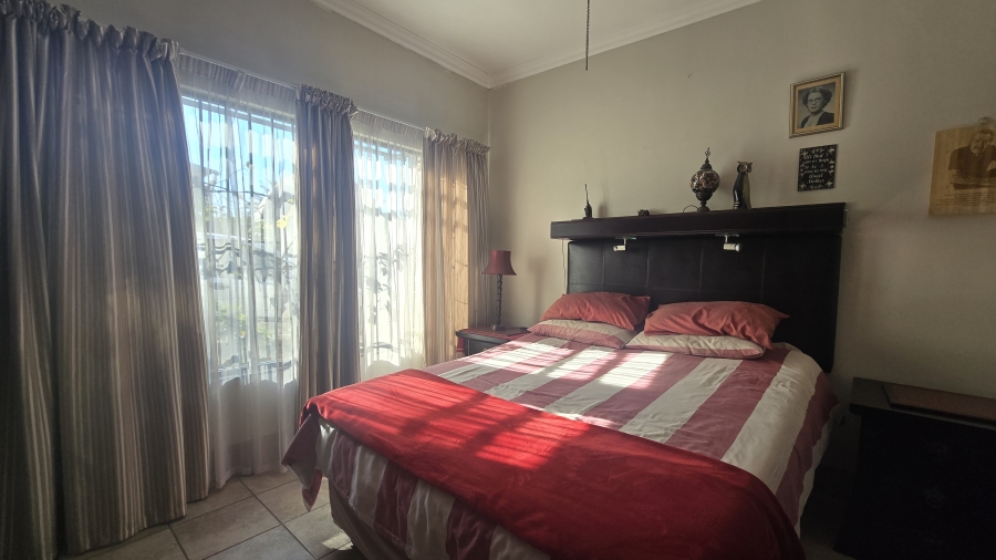4 Bedroom Property for Sale in Garsfontein Gauteng
