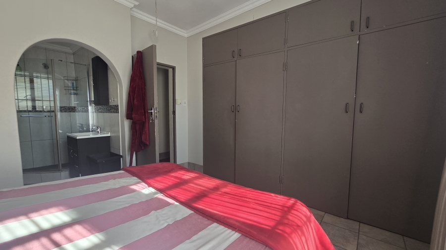 4 Bedroom Property for Sale in Garsfontein Gauteng