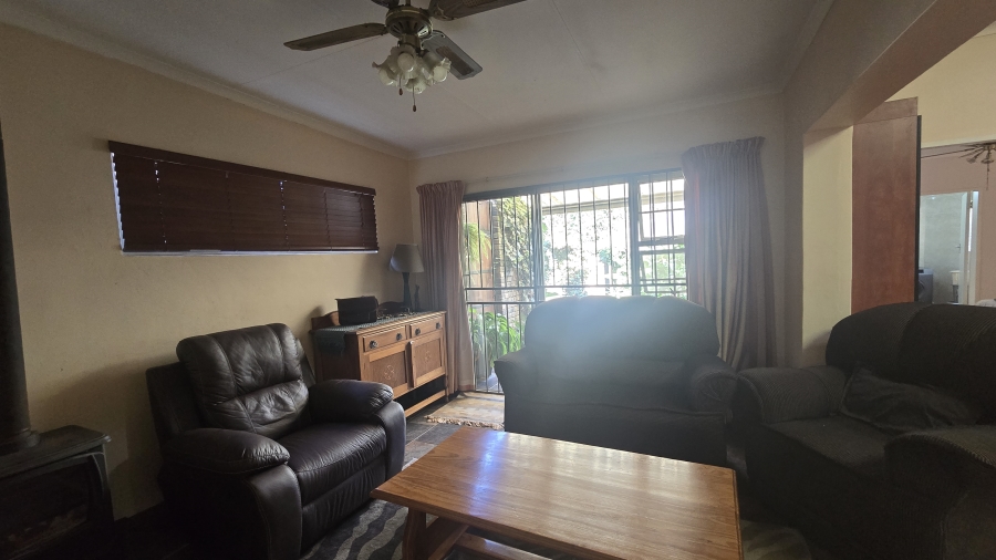 4 Bedroom Property for Sale in Garsfontein Gauteng