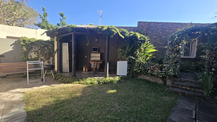 4 Bedroom Property for Sale in Garsfontein Gauteng