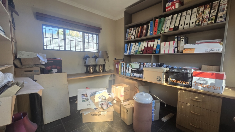 4 Bedroom Property for Sale in Garsfontein Gauteng