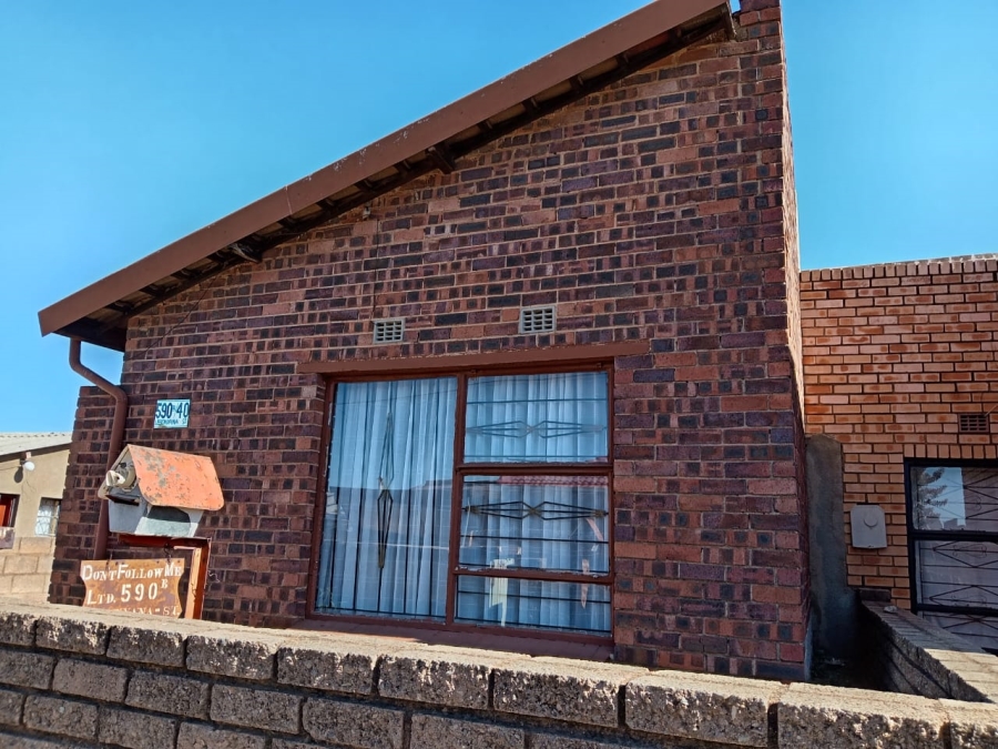 2 Bedroom Property for Sale in Meadowlands Gauteng
