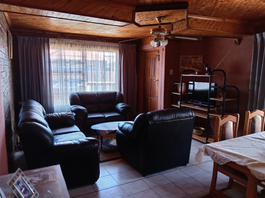 2 Bedroom Property for Sale in Meadowlands Gauteng
