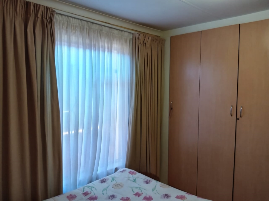 2 Bedroom Property for Sale in Meadowlands Gauteng