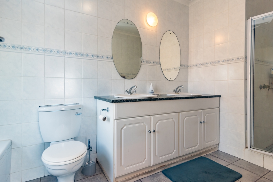 4 Bedroom Property for Sale in Glenvista Gauteng