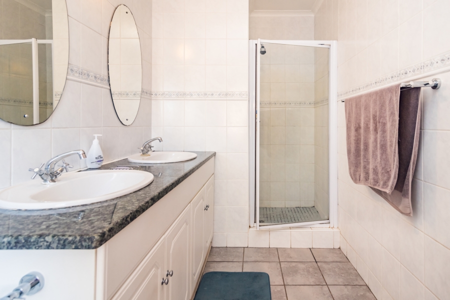 4 Bedroom Property for Sale in Glenvista Gauteng