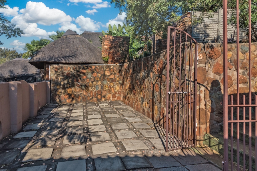 4 Bedroom Property for Sale in Glenvista Gauteng