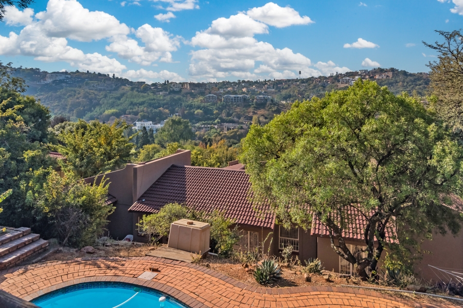 4 Bedroom Property for Sale in Glenvista Gauteng