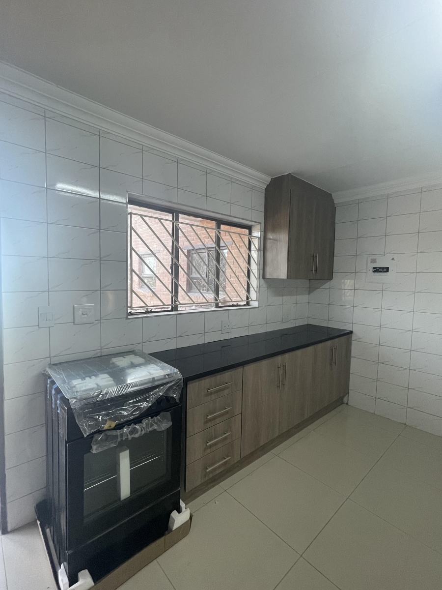 To Let 2 Bedroom Property for Rent in Erasmia Gauteng