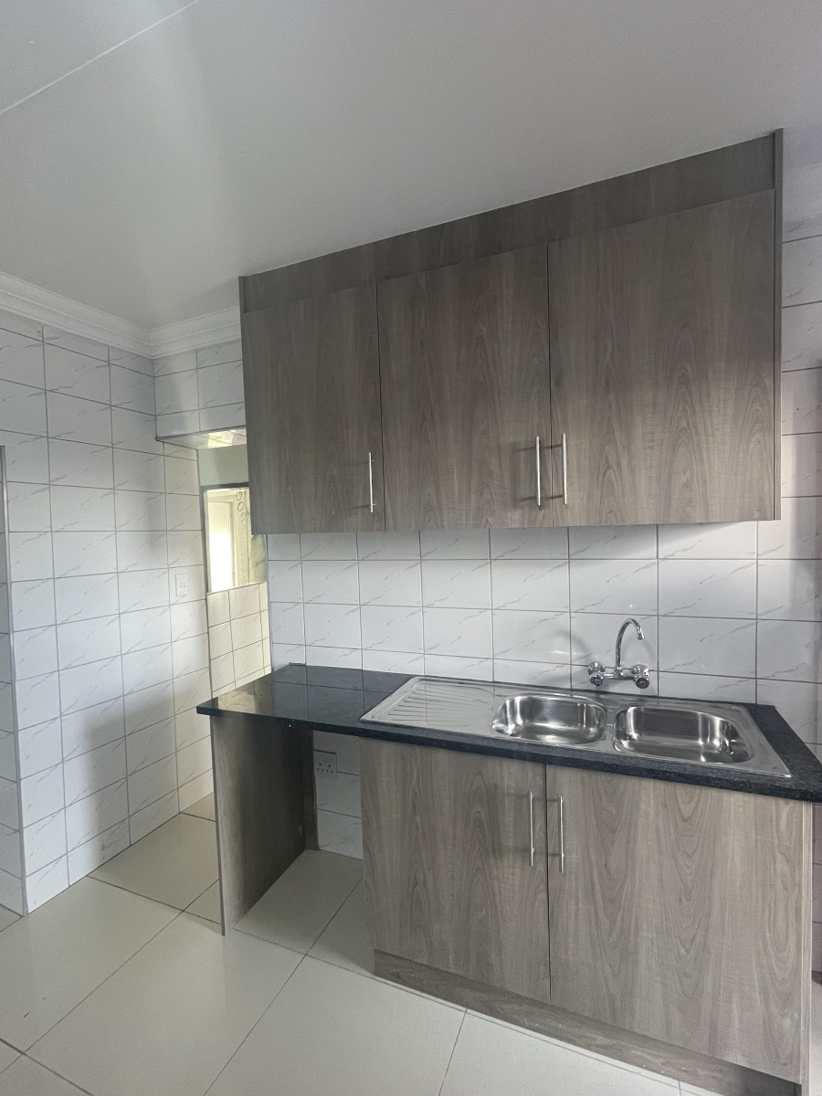 To Let 2 Bedroom Property for Rent in Erasmia Gauteng