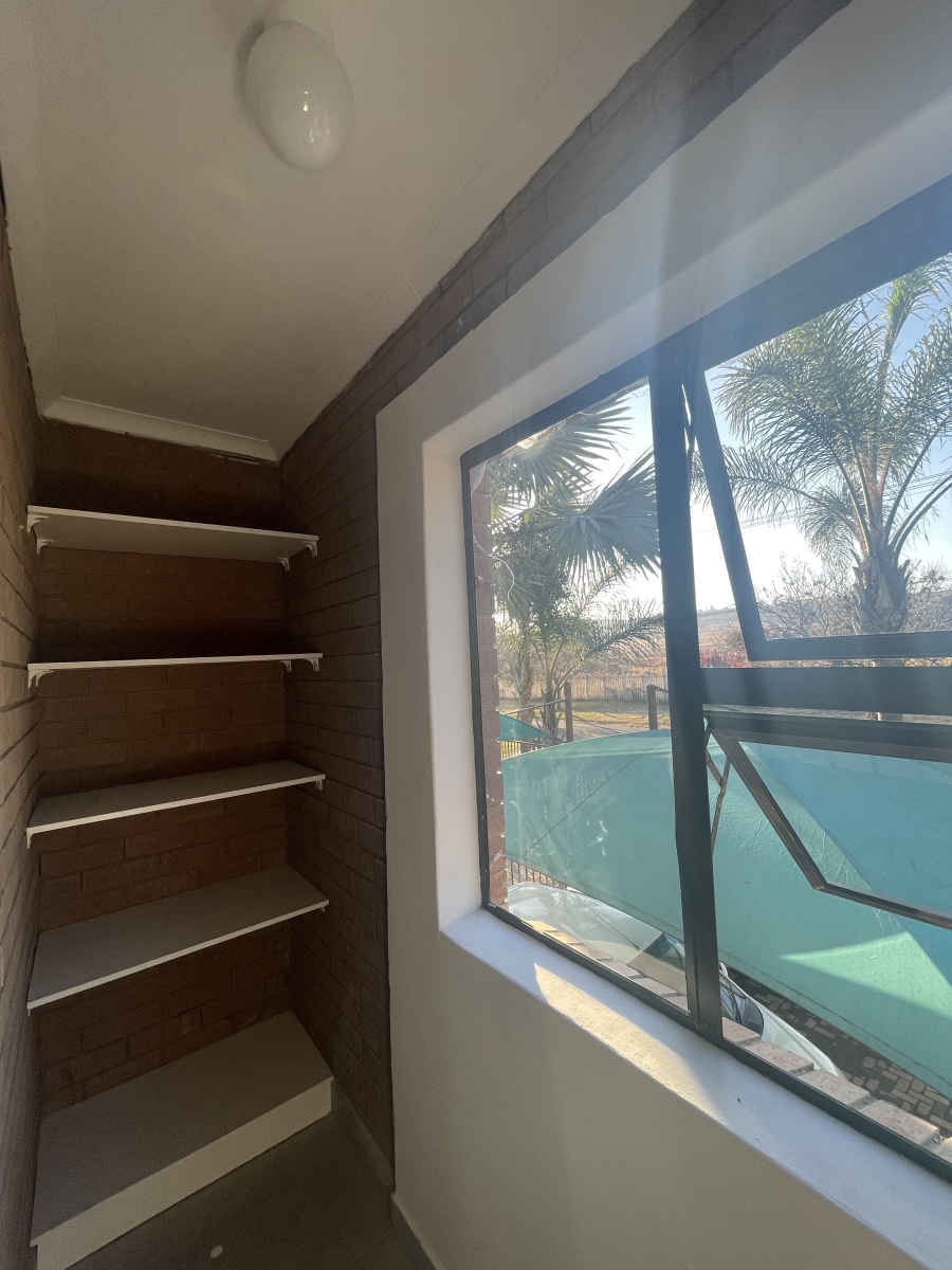 To Let 2 Bedroom Property for Rent in Erasmia Gauteng