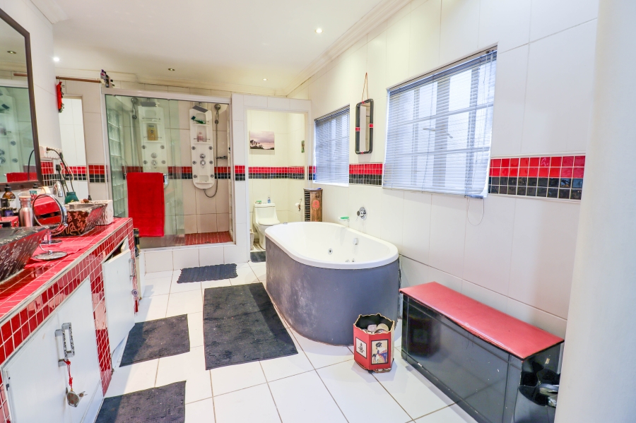 Commercial Property for Sale in Moreleta Park Gauteng