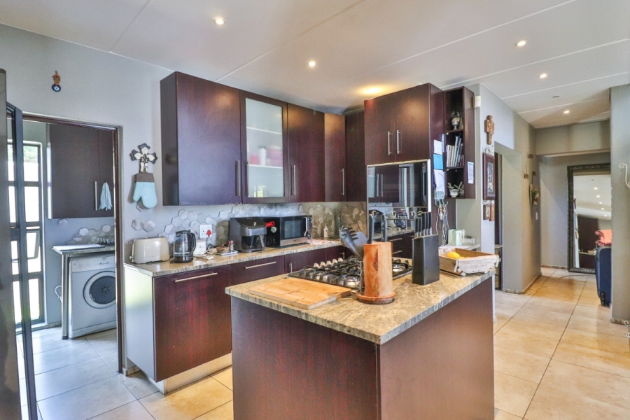 3 Bedroom Property for Sale in Bushwillow Park Estate Gauteng