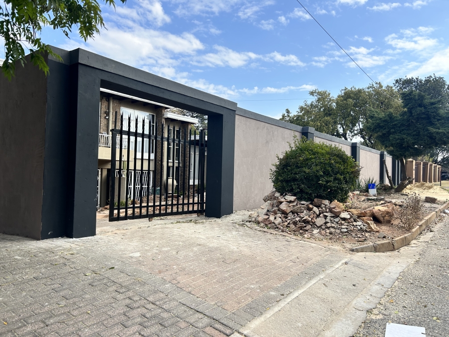 3 Bedroom Property for Sale in Ontdekkerspark Gauteng