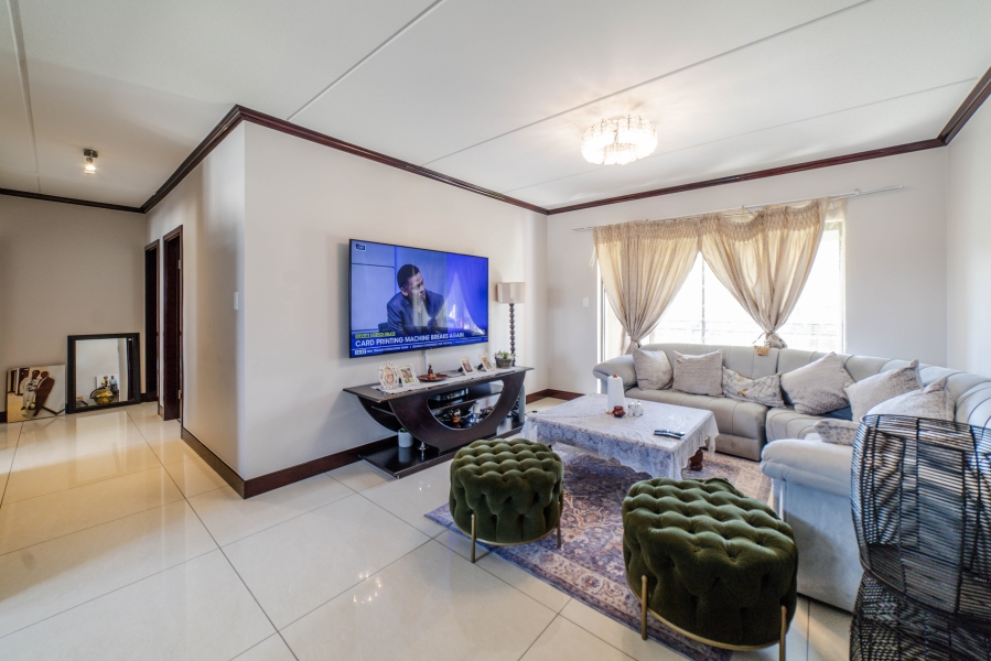 3 Bedroom Property for Sale in Maroeladal Gauteng