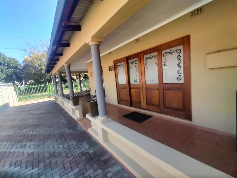 5 Bedroom Property for Sale in Pretoria North Gauteng