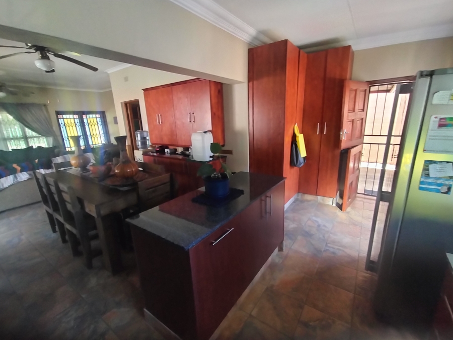 5 Bedroom Property for Sale in Pretoria North Gauteng