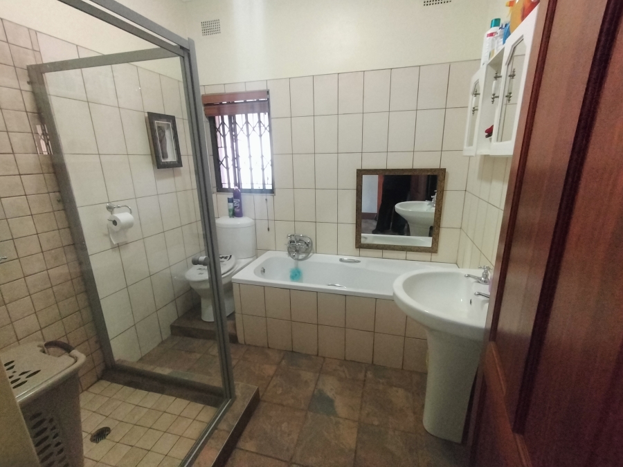 5 Bedroom Property for Sale in Pretoria North Gauteng