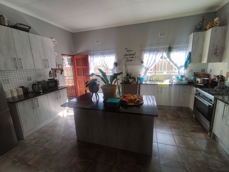 5 Bedroom Property for Sale in Pretoria North Gauteng