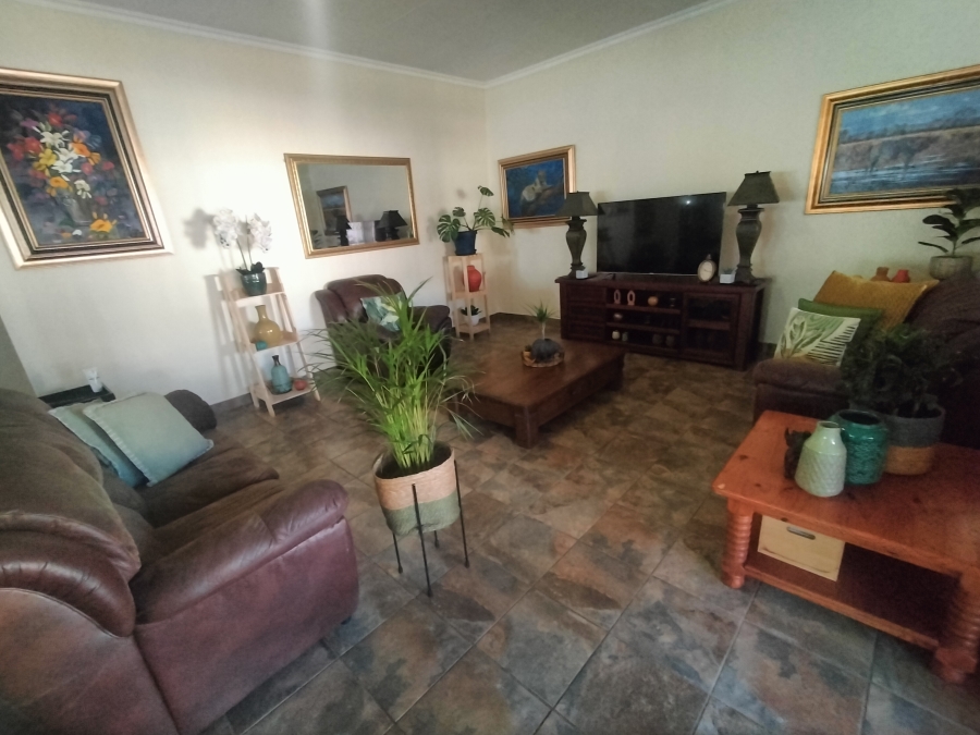 5 Bedroom Property for Sale in Pretoria North Gauteng