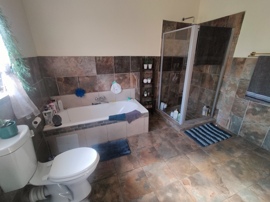 5 Bedroom Property for Sale in Pretoria North Gauteng