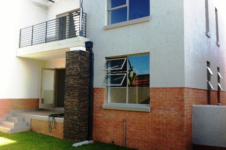 2 Bedroom Property for Sale in Lonehill Gauteng