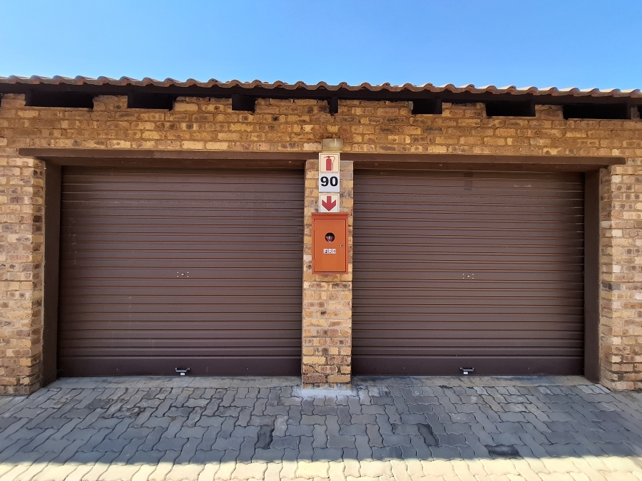 2 Bedroom Property for Sale in Annlin Gauteng