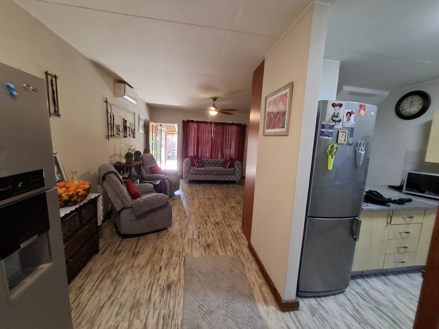 2 Bedroom Property for Sale in Annlin Gauteng