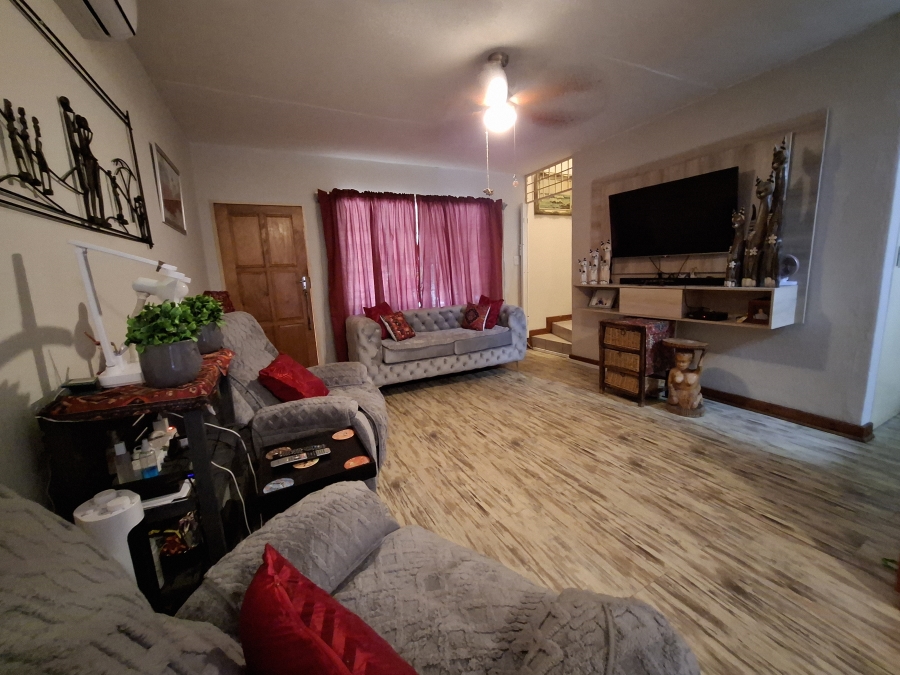 2 Bedroom Property for Sale in Annlin Gauteng