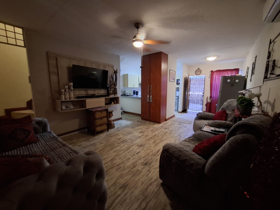 2 Bedroom Property for Sale in Annlin Gauteng