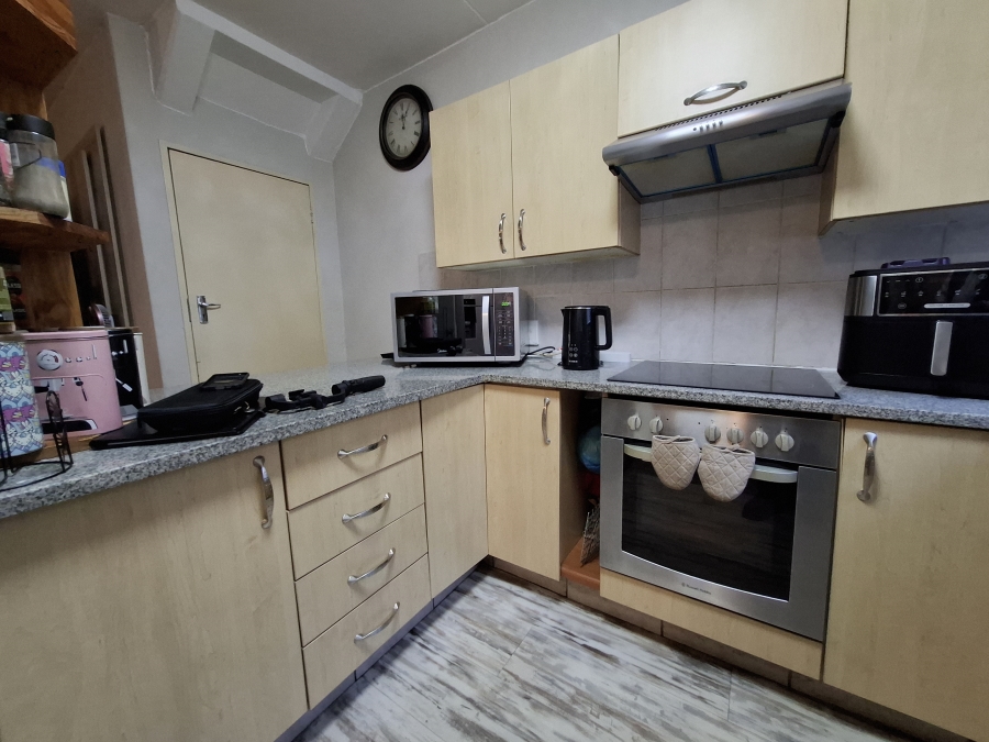 2 Bedroom Property for Sale in Annlin Gauteng