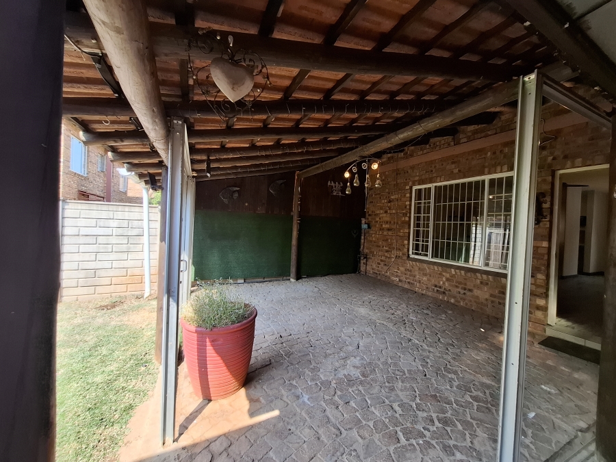 2 Bedroom Property for Sale in Annlin Gauteng