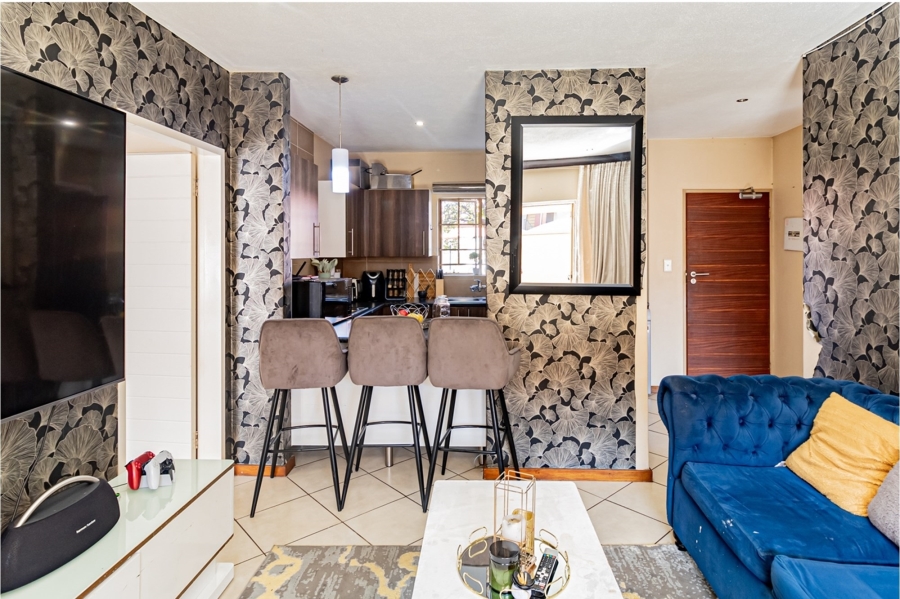 2 Bedroom Property for Sale in Monavoni Gauteng