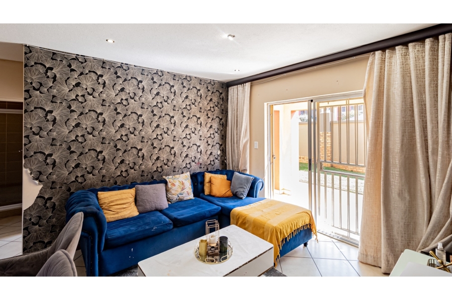2 Bedroom Property for Sale in Monavoni Gauteng
