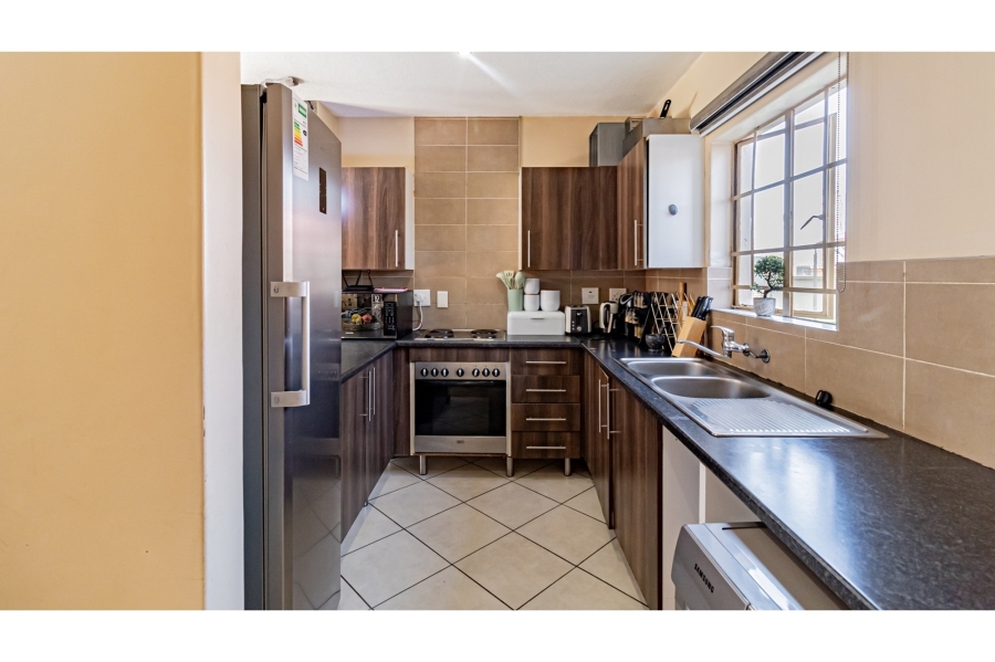 2 Bedroom Property for Sale in Monavoni Gauteng