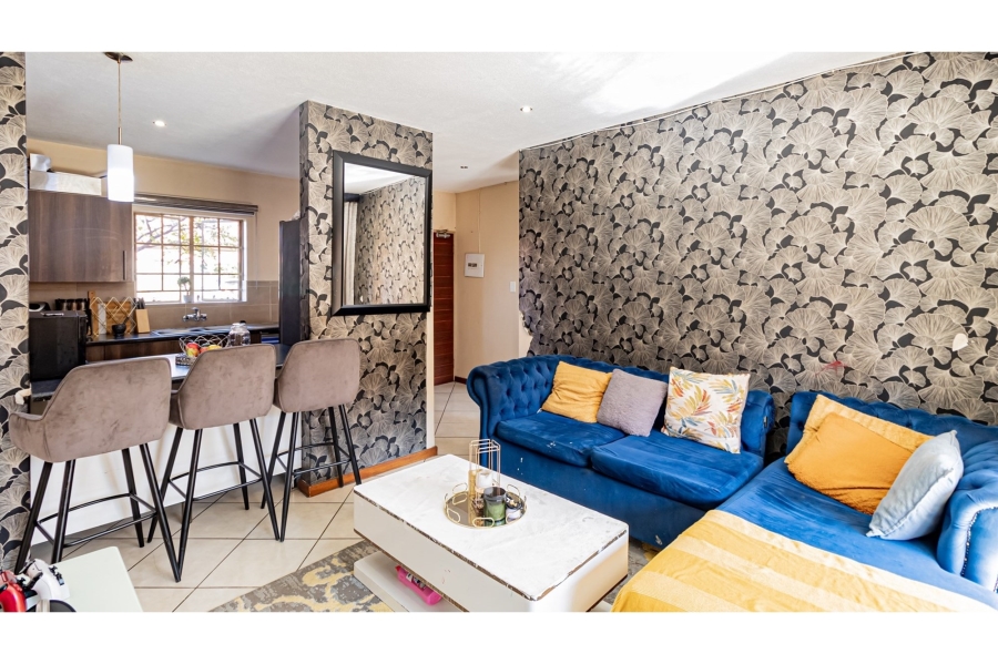 2 Bedroom Property for Sale in Monavoni Gauteng