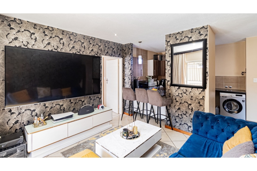 2 Bedroom Property for Sale in Monavoni Gauteng