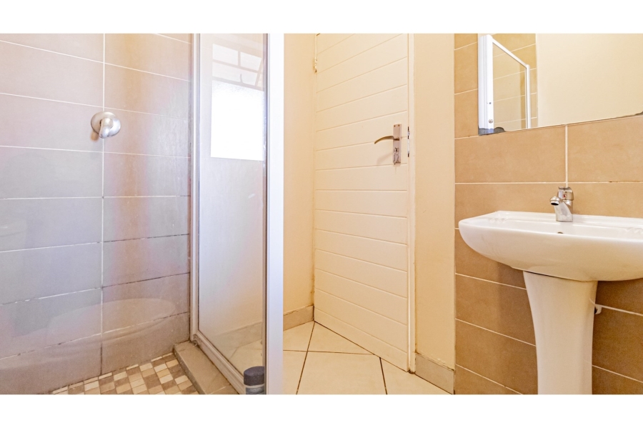 2 Bedroom Property for Sale in Monavoni Gauteng